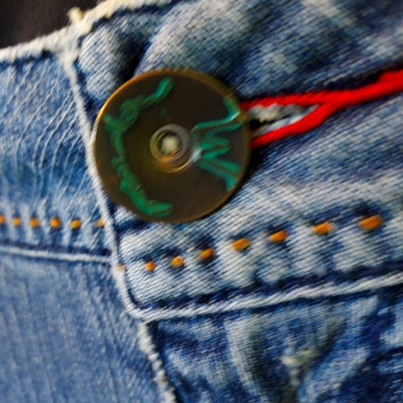 Marlow Vintage Originals: Embroidered Jeans: Made in Hong Kong. - Picture 12 of 16